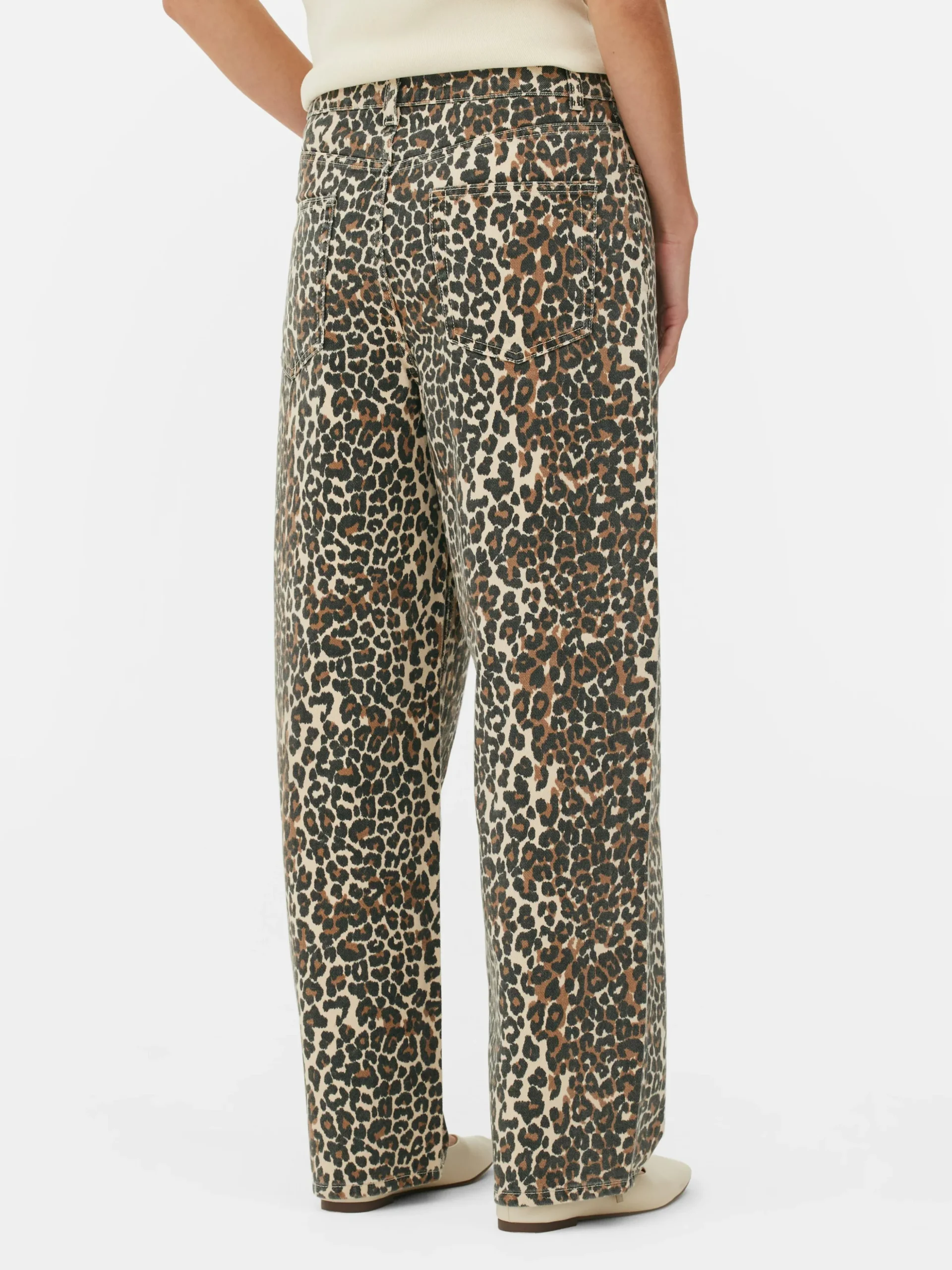 Vaqueros De Corte Bombacho Con Estampado De Leopardo