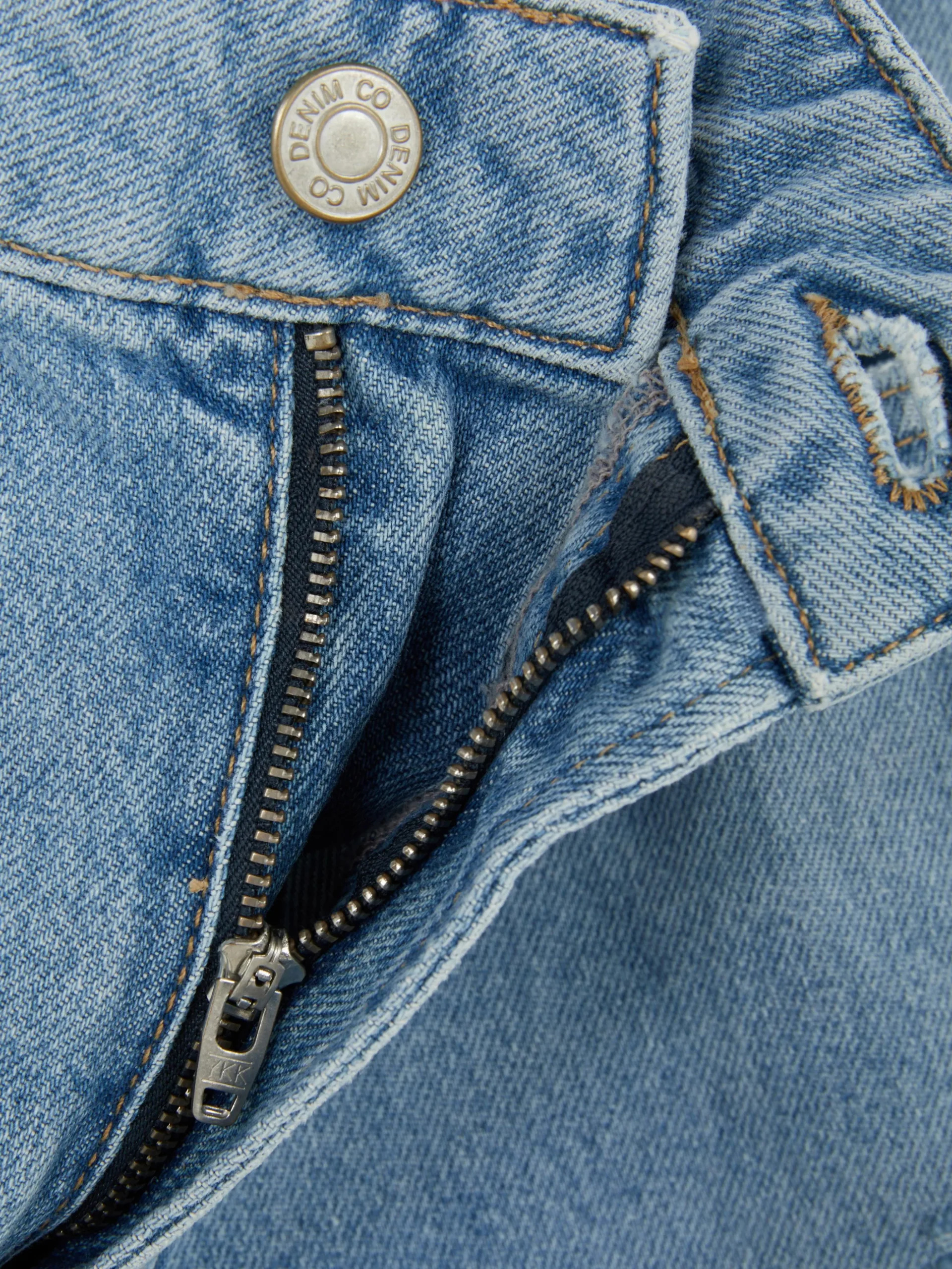 Vaqueros De Corte Bombacho