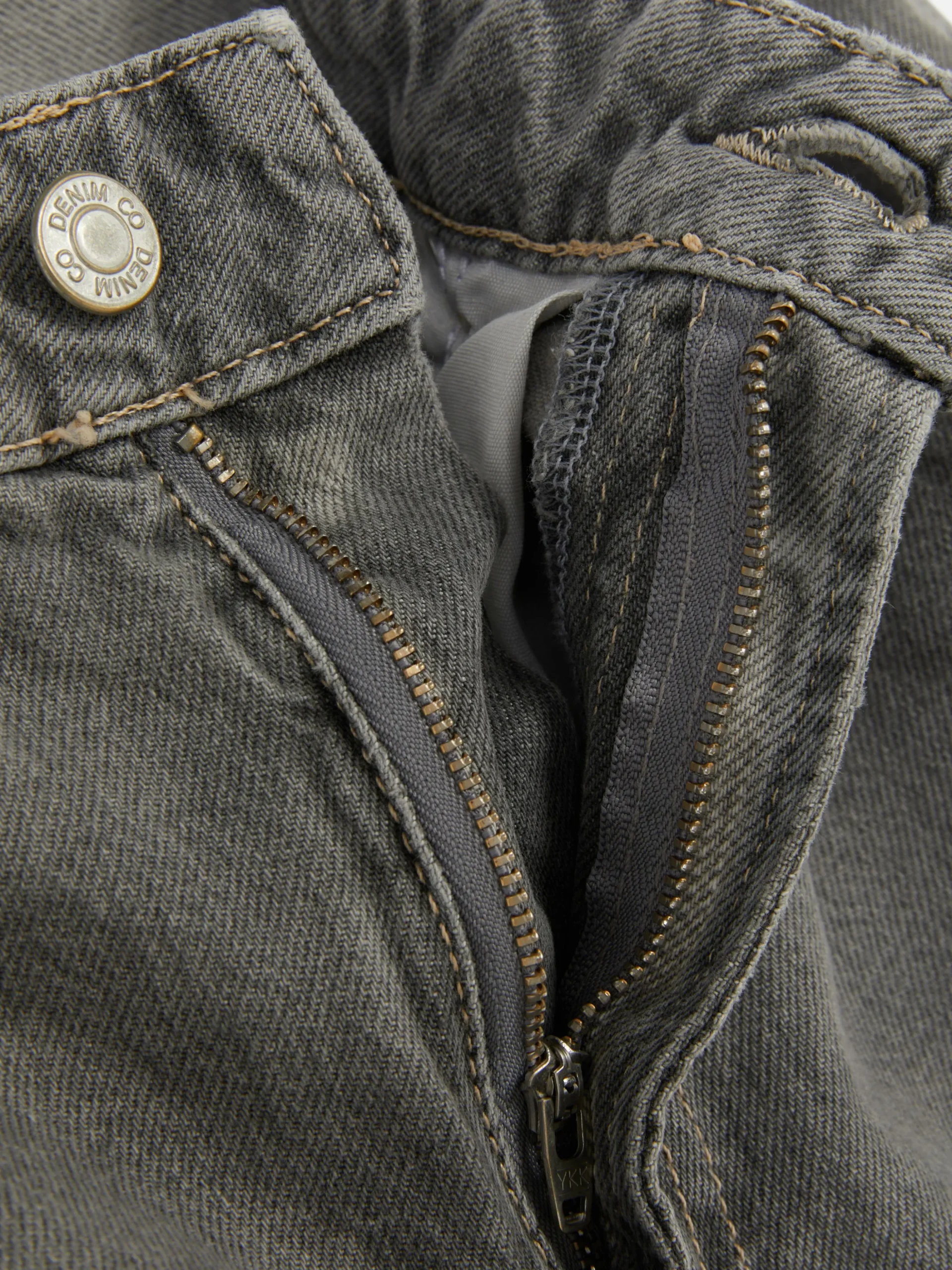 Vaqueros De Corte Bombacho