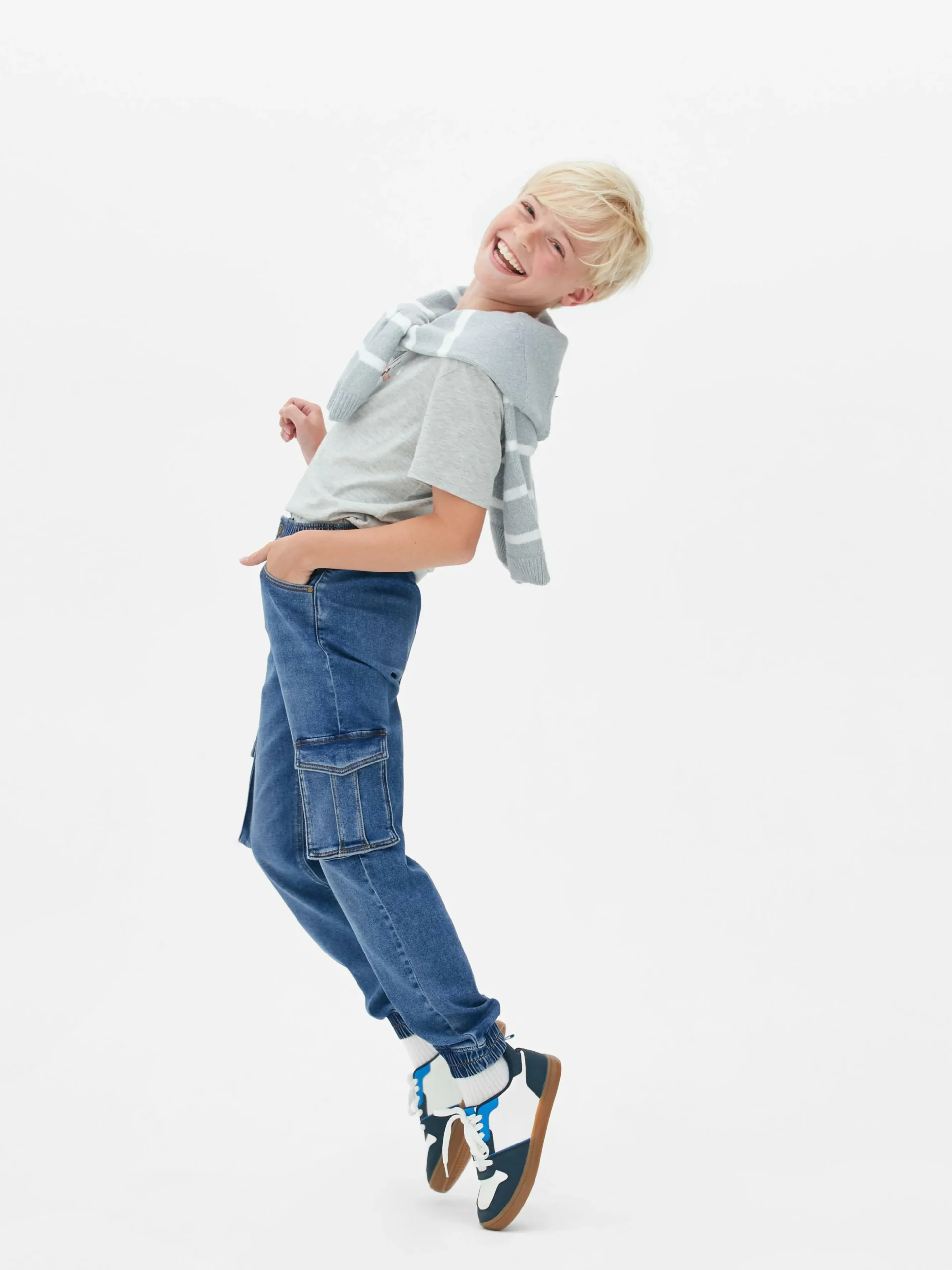 Vaqueros Tipo Cargo Con Bajos Ajustados