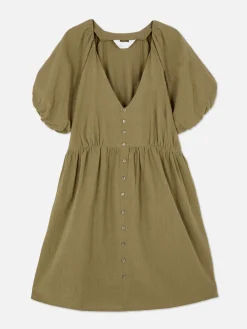 Vestido Con Vuelo, Cuello De Pico Y Mangas Abullonadas