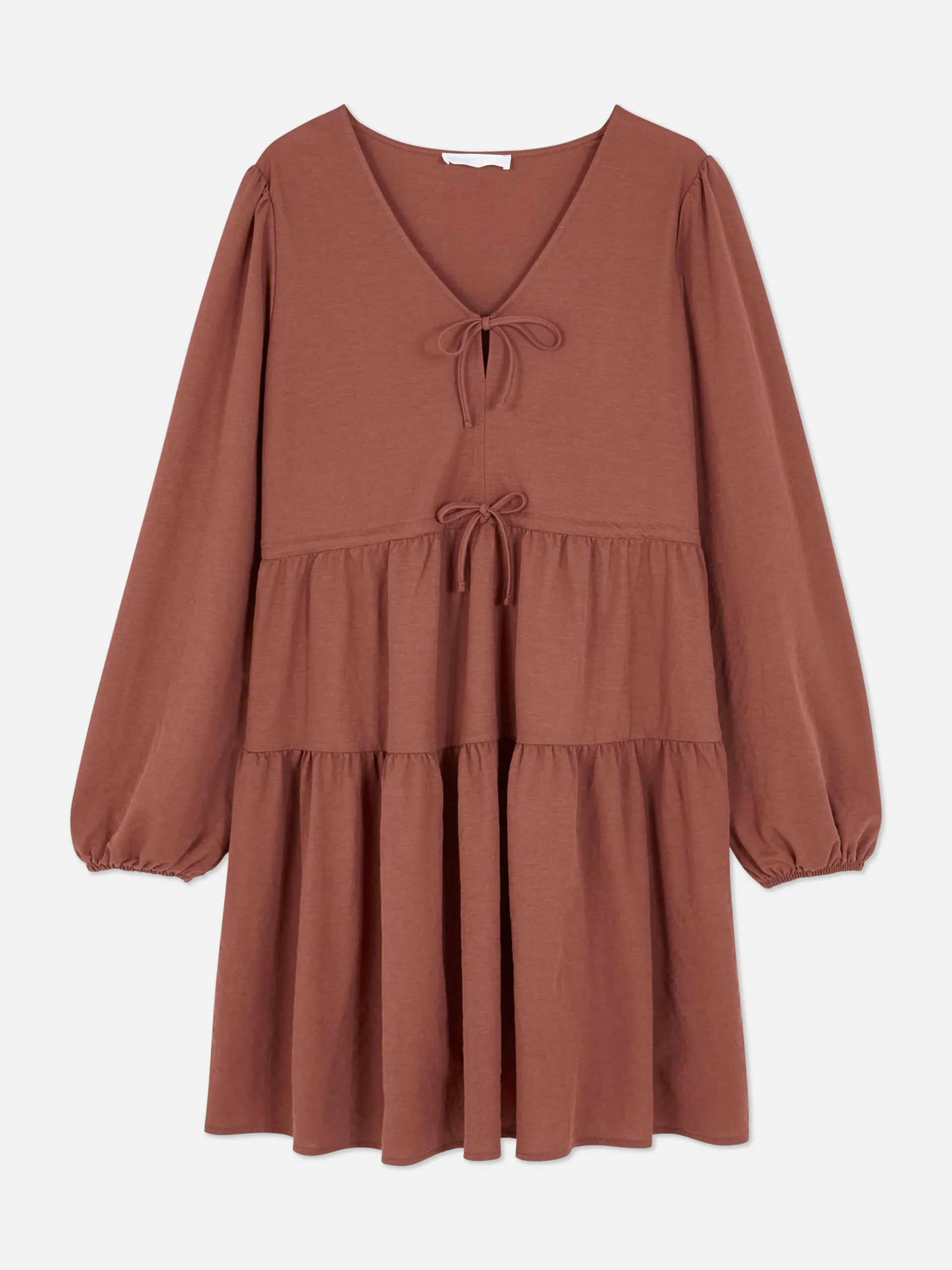 Vestido Corto Con Vuelo, Cuello De Pico Y Lazada