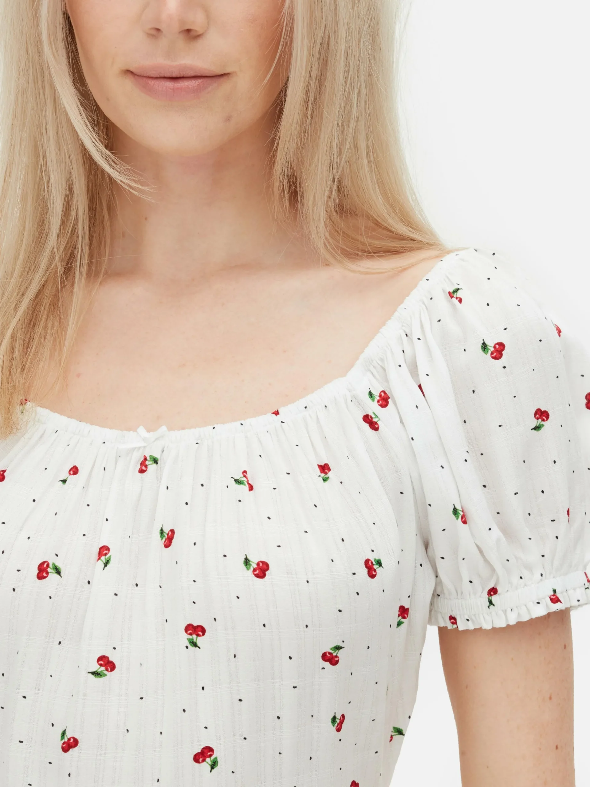 Vestido Corto De Manga Corta