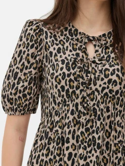 Vestido Corto Fruncido Con Vuelo