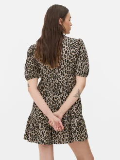 Vestido Corto Fruncido Con Vuelo