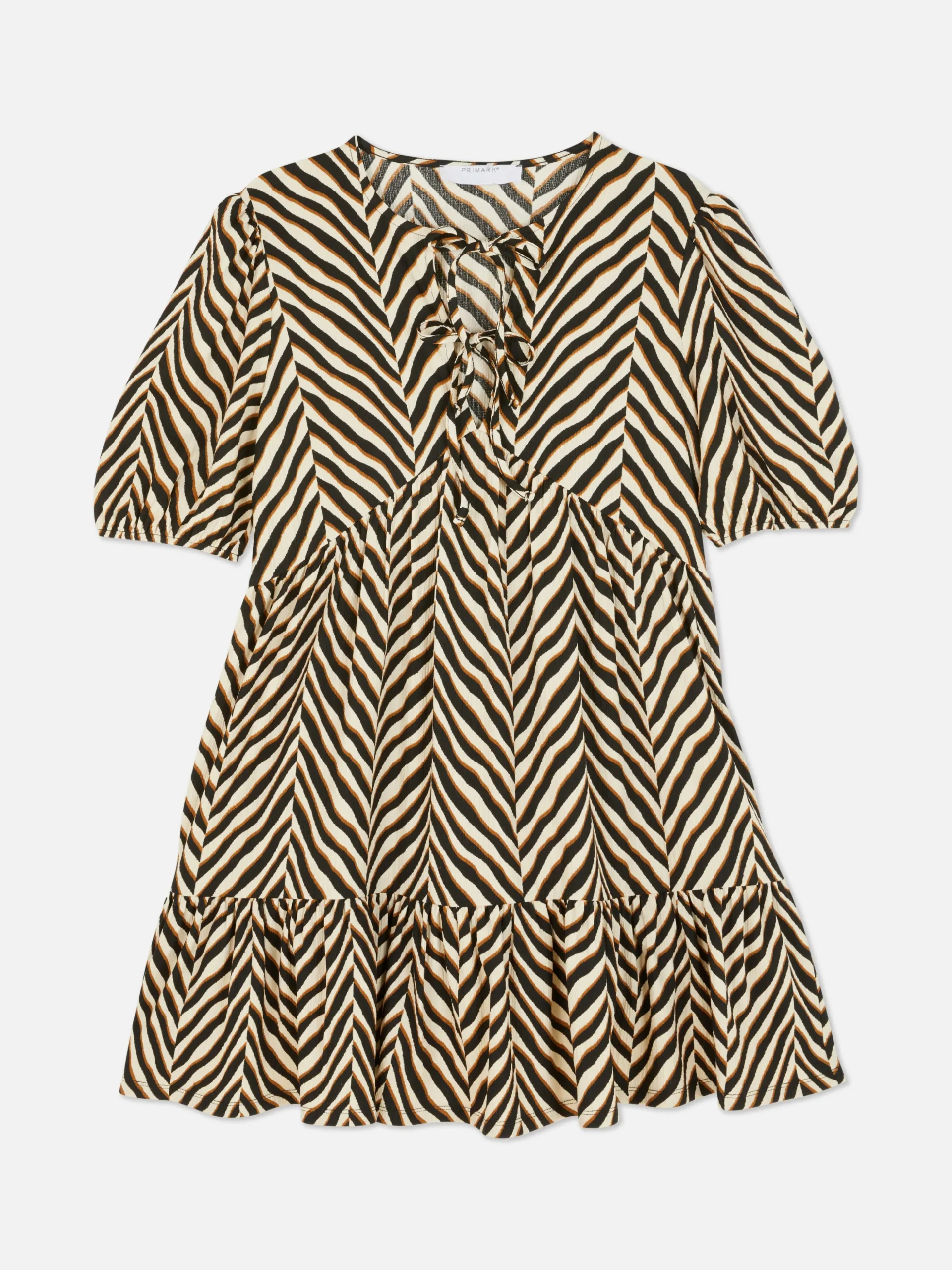 Vestido Corto Fruncido Con Vuelo