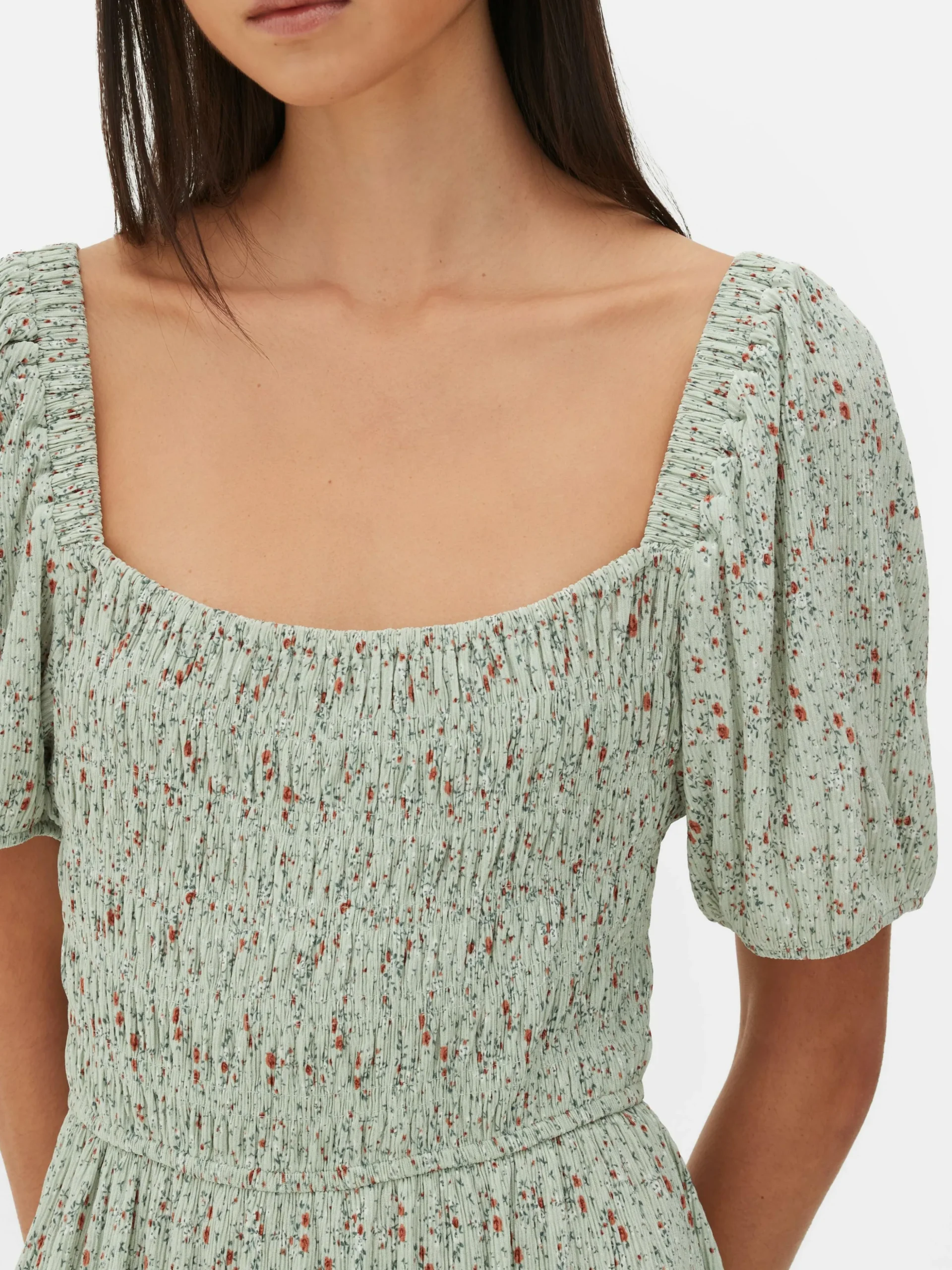 Vestido Corto Fruncido Y Plisado