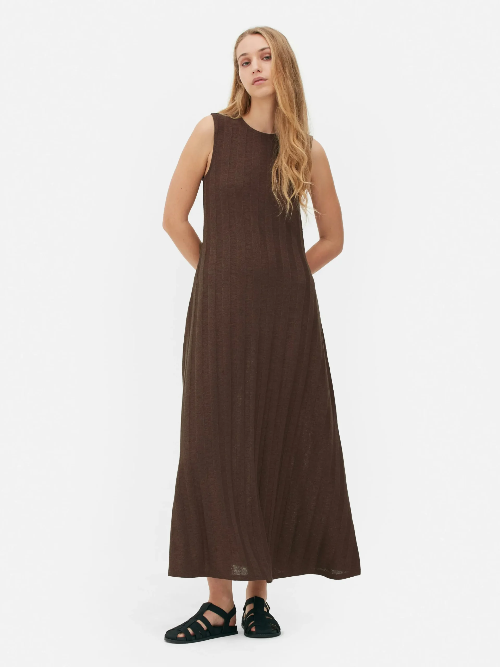 Vestido Largo Texturizado A Rayas Sin Mangas