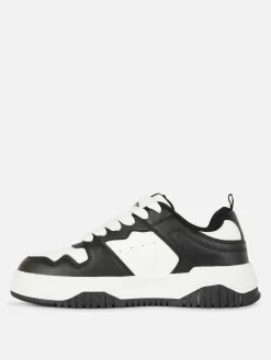 Zapatillas Con Cordones Y Paneles En Contraste