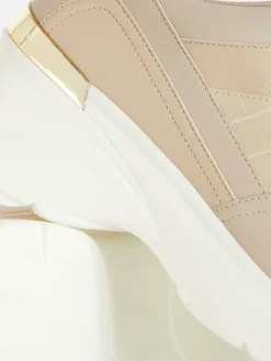 Zapatillas De Cuña Con Ribete Metalizado