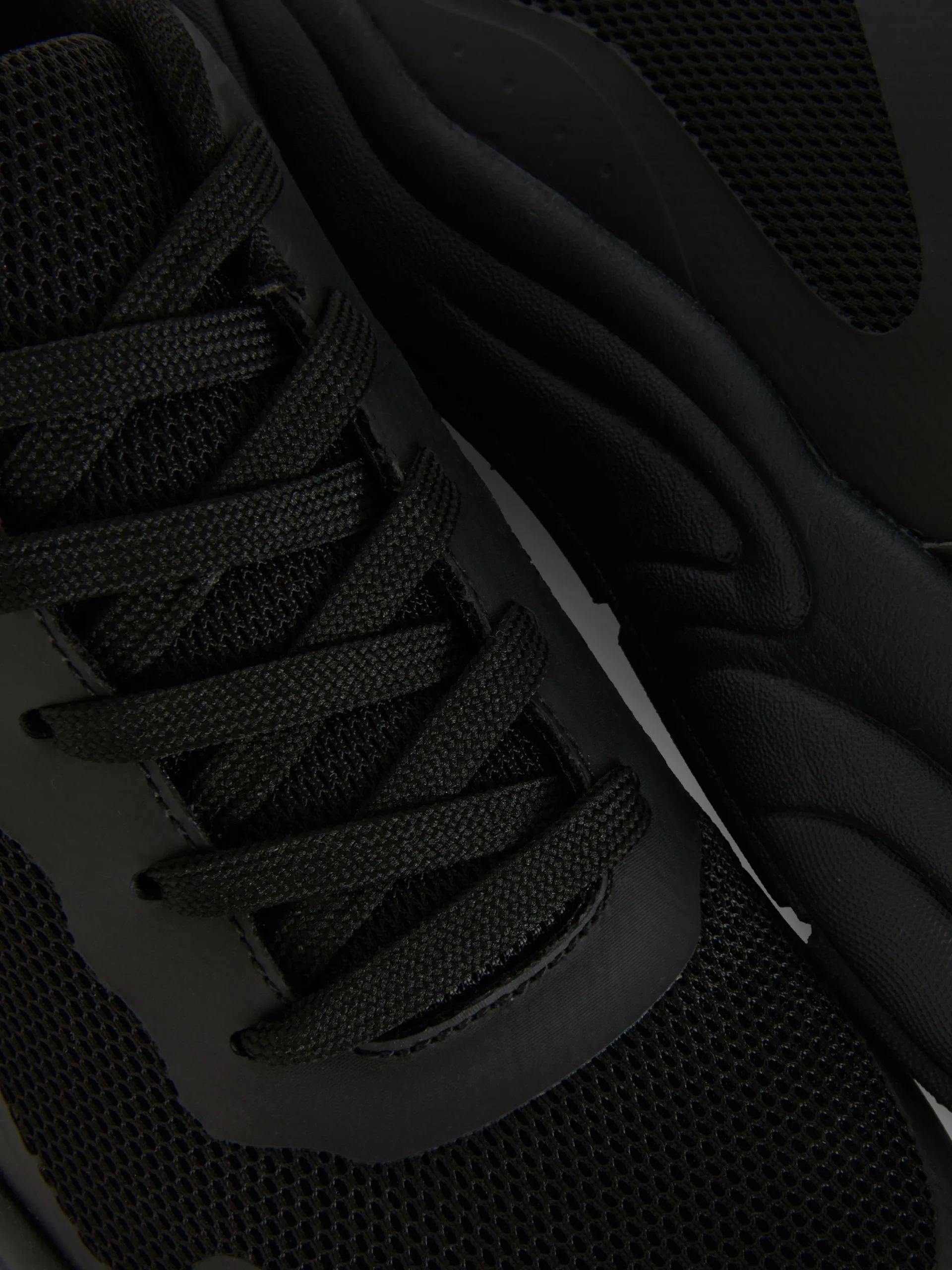 Zapatillas Deportivas Con Suela Gruesa Y Paneles