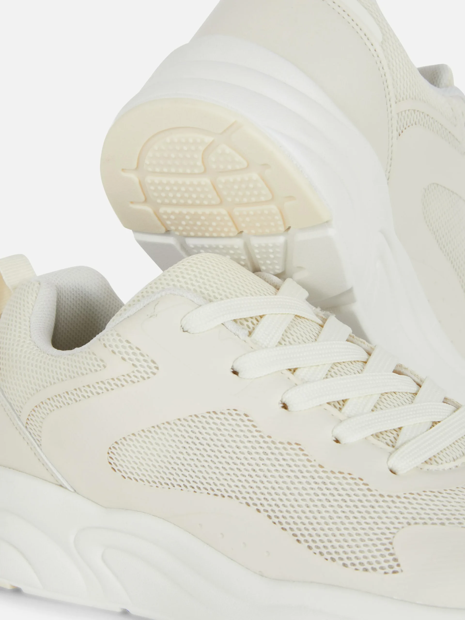 Zapatillas Deportivas Con Suela Gruesa Y Paneles