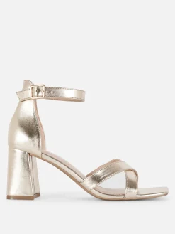 Zapatos De Tacón De Horma Ancha Y Tiras Cruzadas