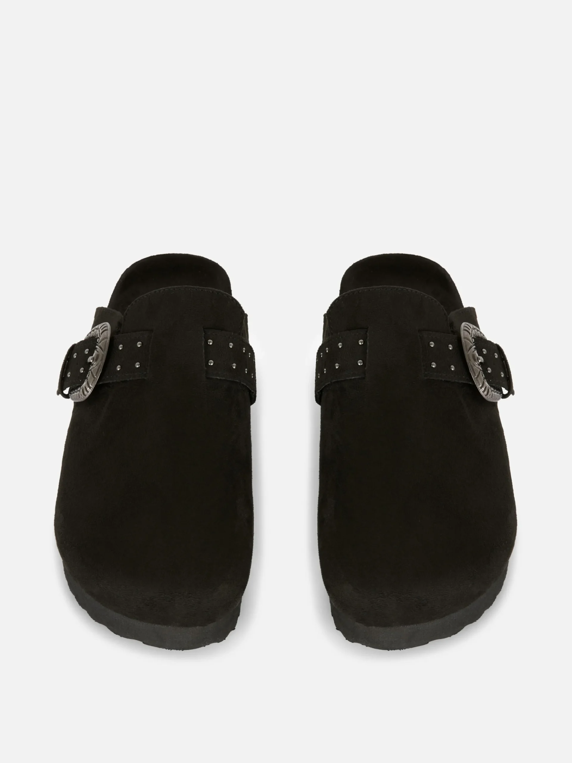 Zuecos Con Tachuelas Y Hebilla Decorativa